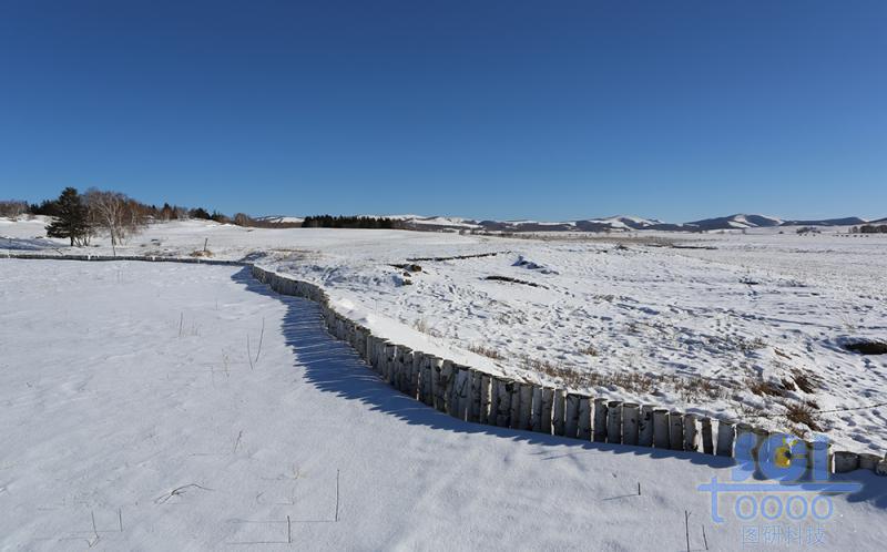 蓝天雪地